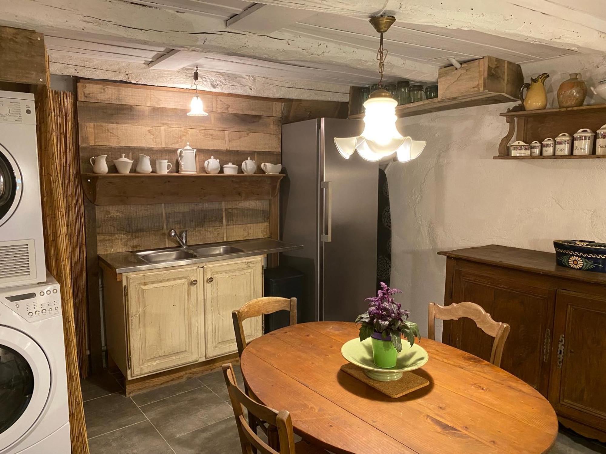 Les Monts D'amara, Ressourcement, Nature, Sante Couette-café *
